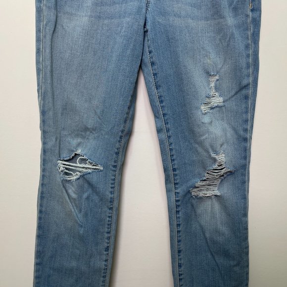 Dynamite Cara Light Wash BF Distressed Jeans 24 - Picture 3 of 8